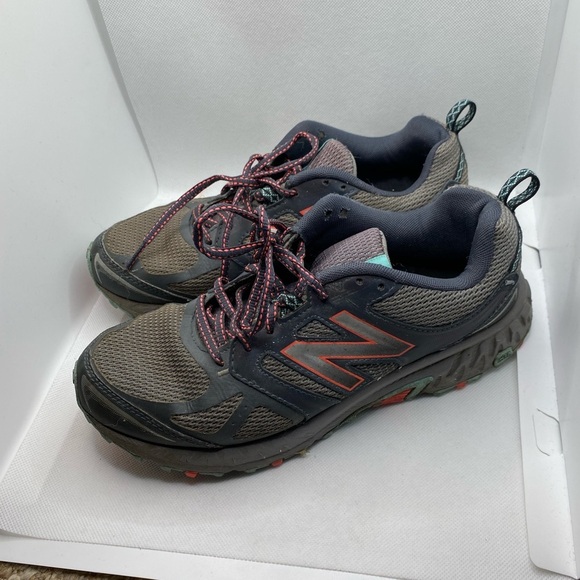 New Balance shoes size 8.5 - Picture 3 of 6